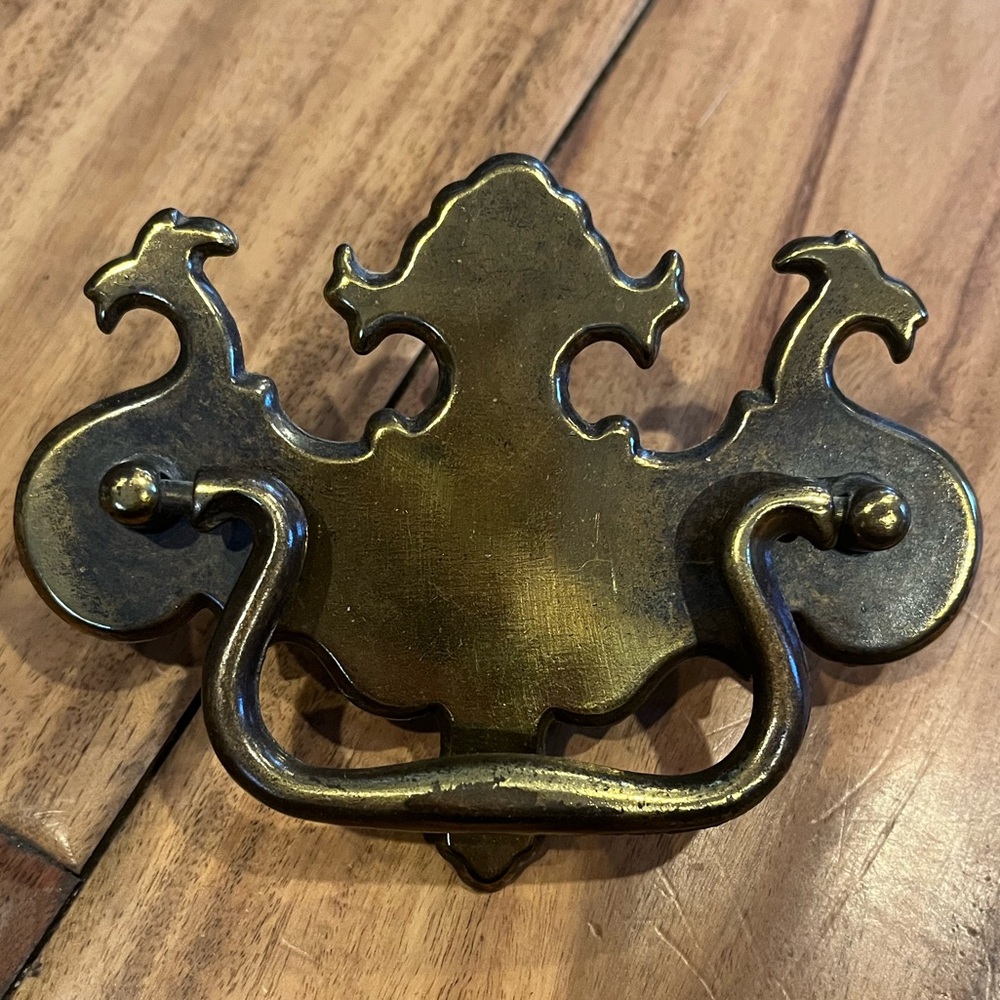 Large Antique Colonial Queen Anne Pull Bail